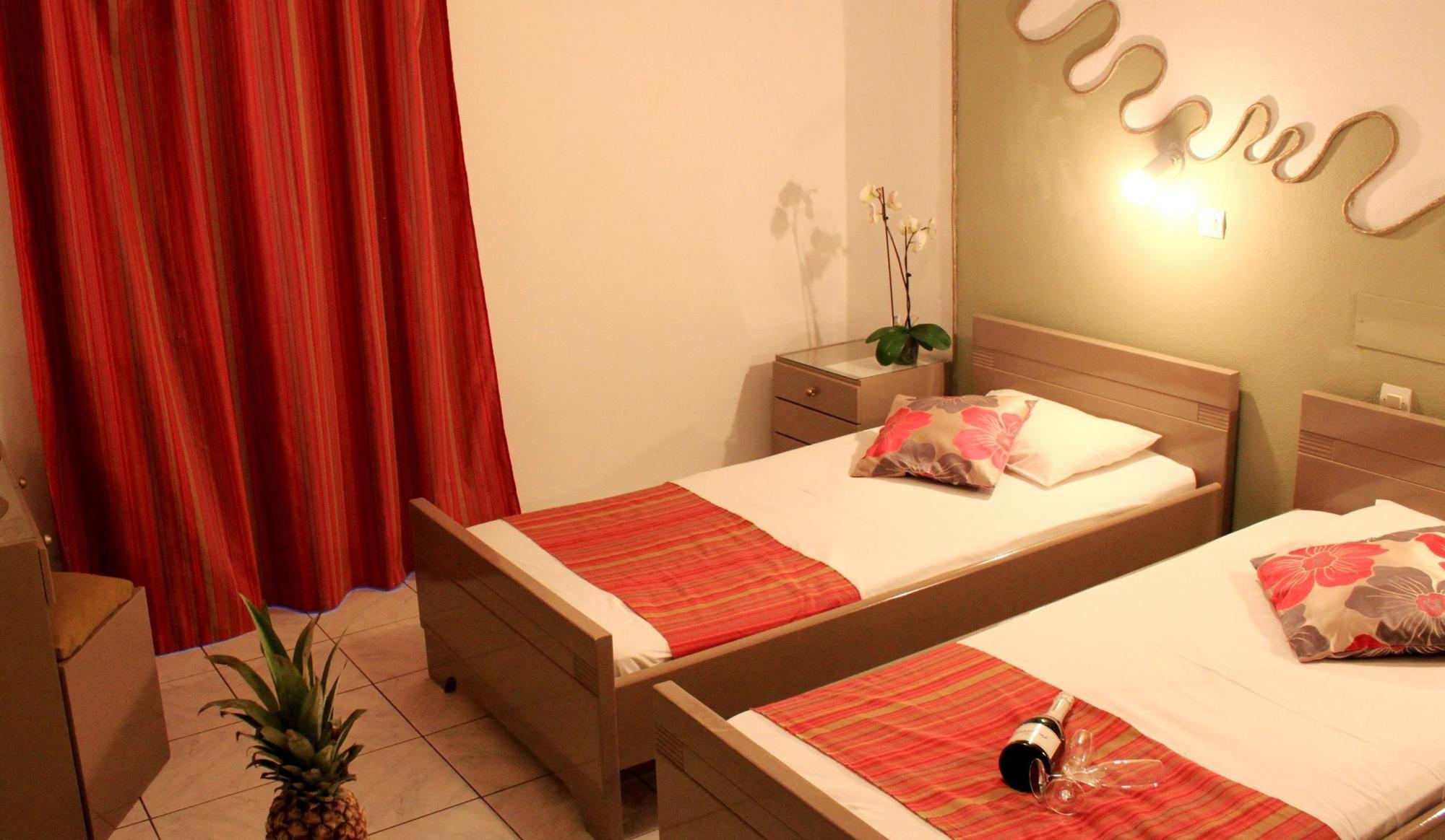 Silver Sun Studios & Apartments Малиа Экстерьер фото