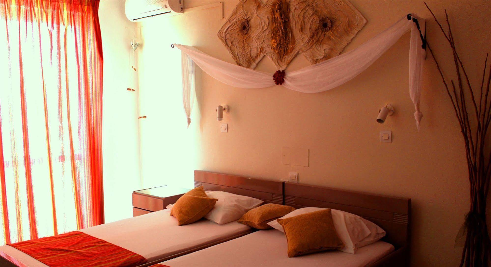Silver Sun Studios & Apartments Малиа Экстерьер фото