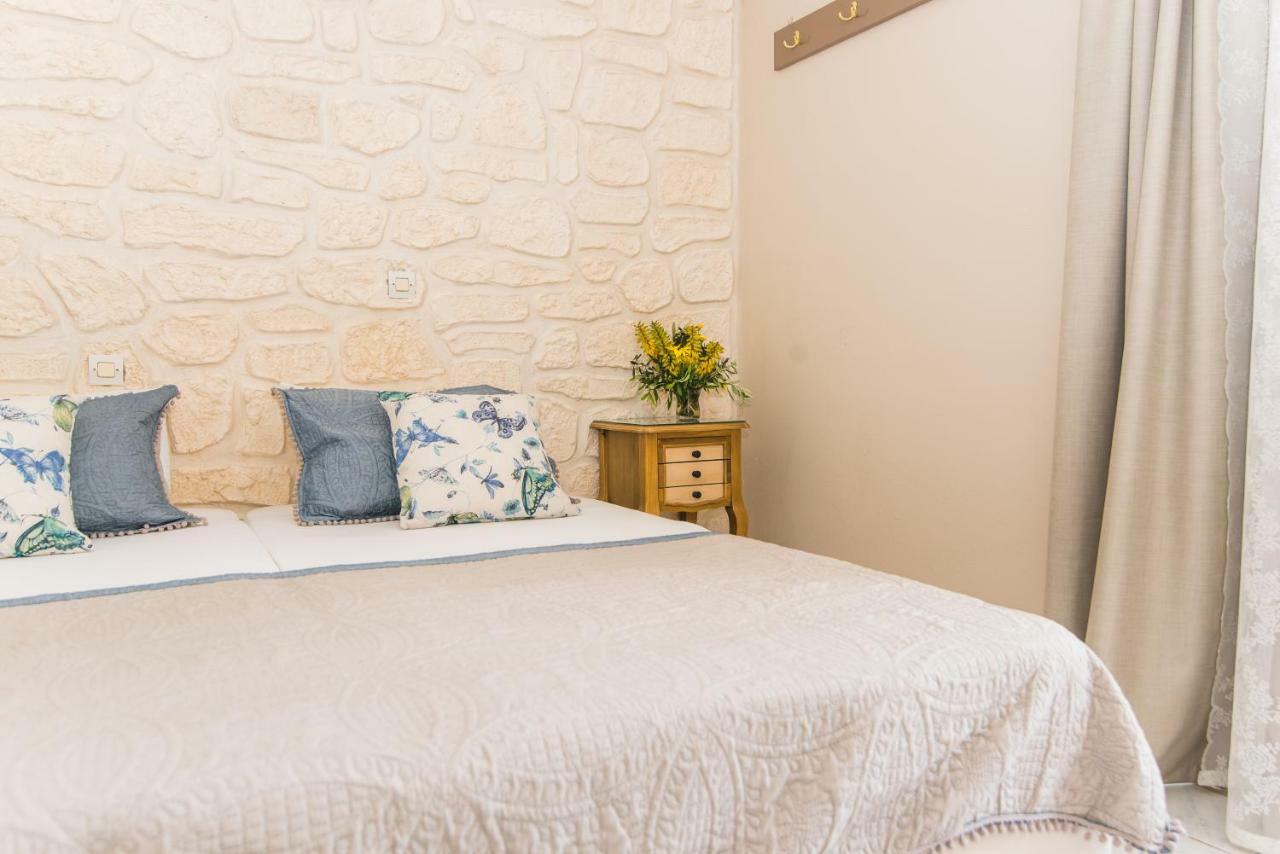 Silver Sun Studios & Apartments Малиа Экстерьер фото